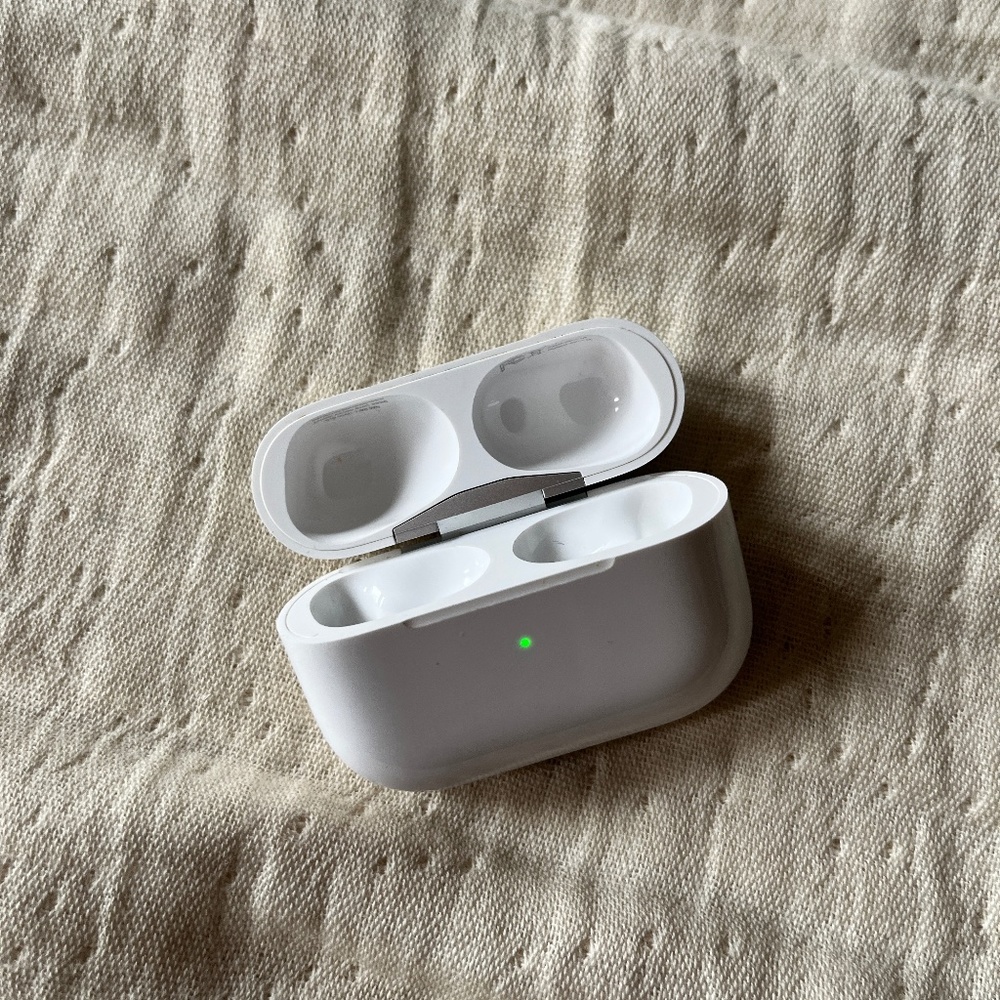 MagSafe Charging Case for AirPods Pro (CASE ONLY)